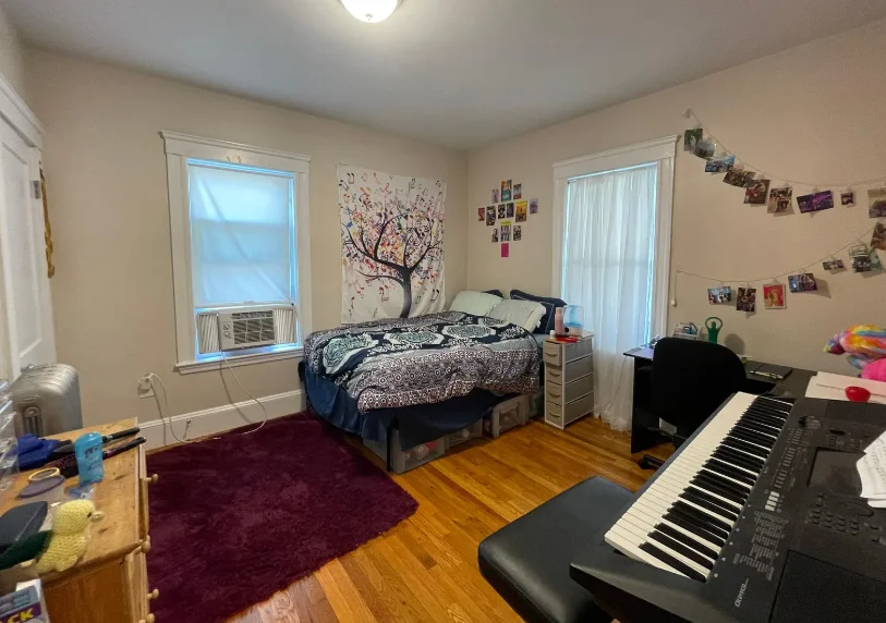 5 bed, 2 bath apartment for rent at 23 Berwick Rd Unit ., South Medford — photo 16 of 17