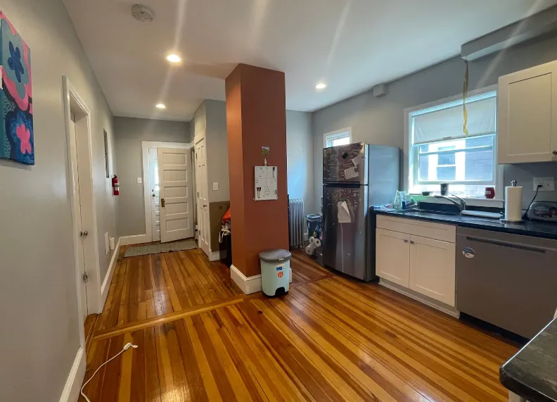 5 bed, 2 bath apartment for rent at 23 Berwick Rd Unit ., South Medford — photo 4 of 17
