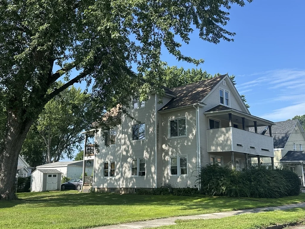 2 bed, 1 bath apartment for rent at 23 Beverly St Unit 1fl, Chicopee — photo 2 of 11