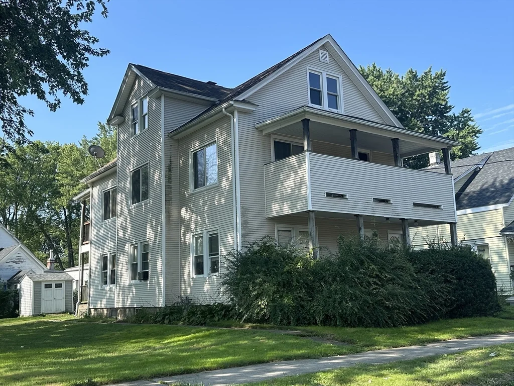 2 bed, 1 bath apartment for rent at 23 Beverly St Unit 1fl, Chicopee