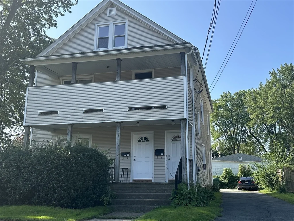 2 bed, 1 bath apartment for rent at 23 Beverly St Unit 1fl, Chicopee — photo 3 of 11
