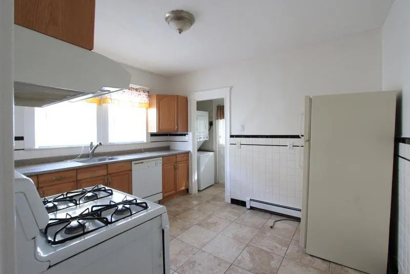 2.5 bed, 1 bath apartment for rent at 23-25 Bonner Ave Unit 1, South Medford — photo 12 of 29