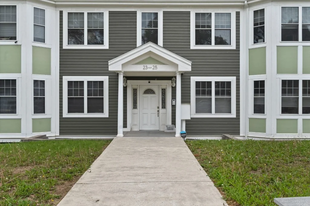 2 bed, 2 bath apartment for rent at 23 Bowdoin Ave Unit 2, Dorchester — photo 17 of 18