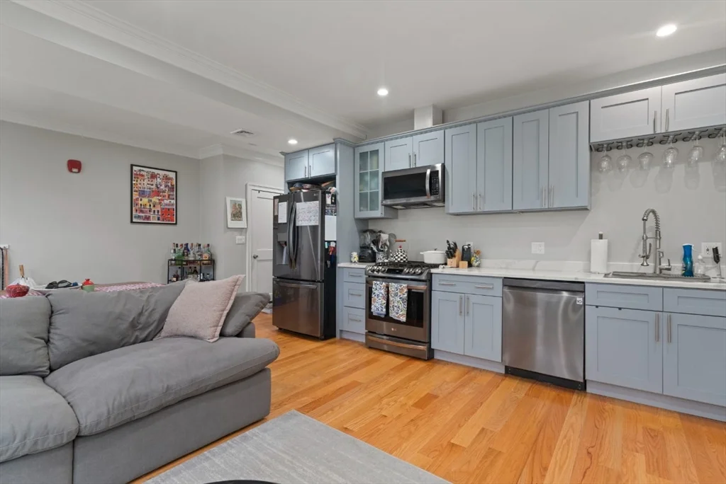 2 bed, 2 bath apartment for rent at 23 Bowdoin Ave Unit 2, Dorchester — photo 2 of 18