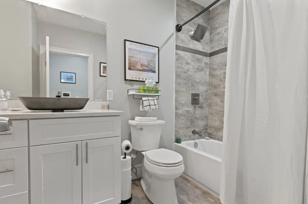 2 bed, 2 bath apartment for rent at 23 Bowdoin Ave Unit 2, Dorchester — photo 9 of 18
