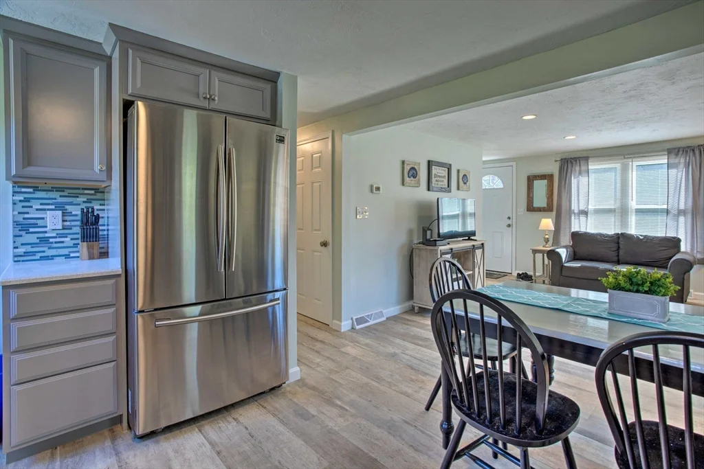 4 bed, 2 bath apartment for rent at 23 Braley Ln, Plymouth — photo 6 of 21