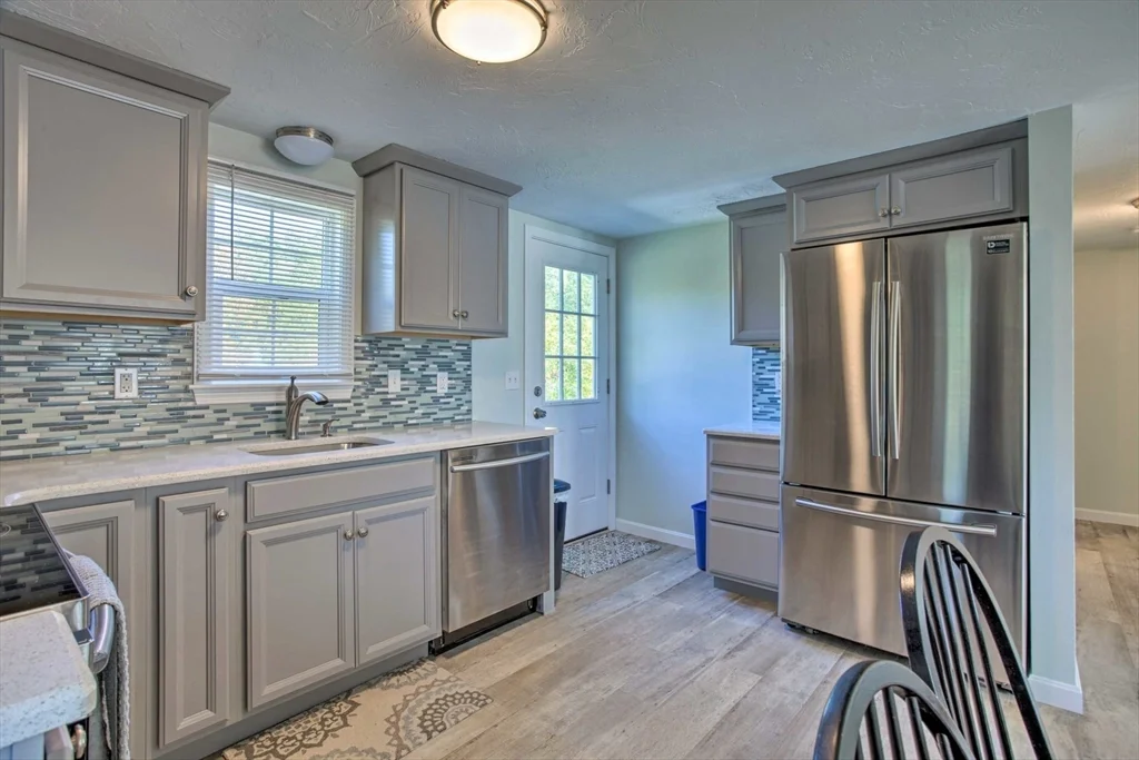 4 bed, 2 bath apartment for rent at 23 Braley Ln, Plymouth