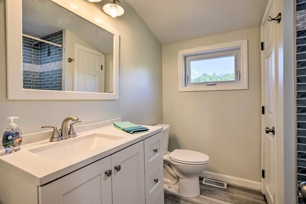 4 bed, 2 bath apartment for rent at 23 Braley Ln, Plymouth — photo 13 of 21