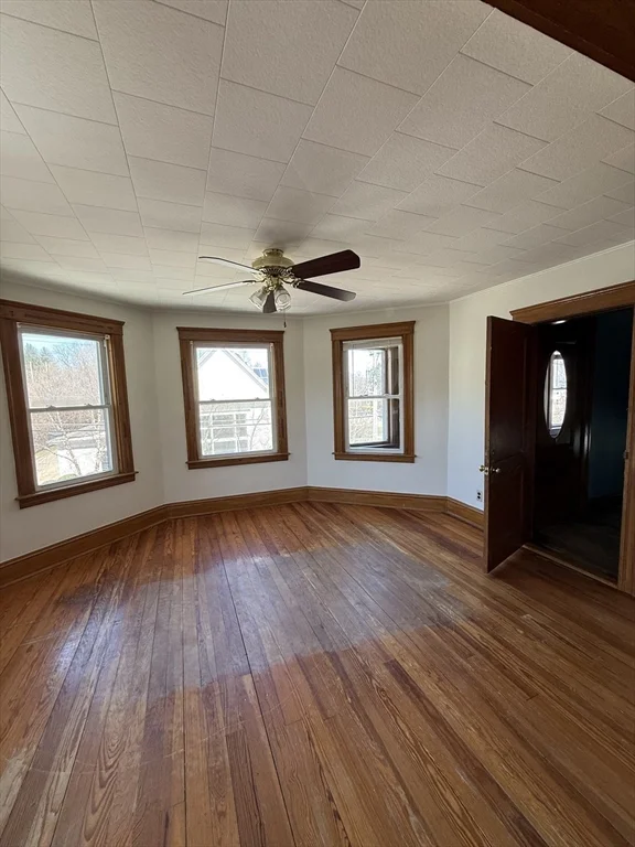 3 bed, 1 bath apartment for rent at 23 Brandon Rd Unit 3, Dudley — photo 2 of 15