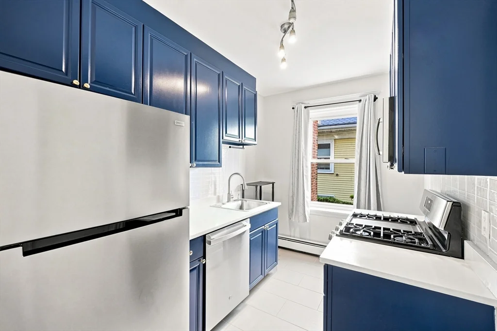 2 bed, 1 bath apartment for rent at 23 Breed St Unit 5, Lynn — photo 6 of 21