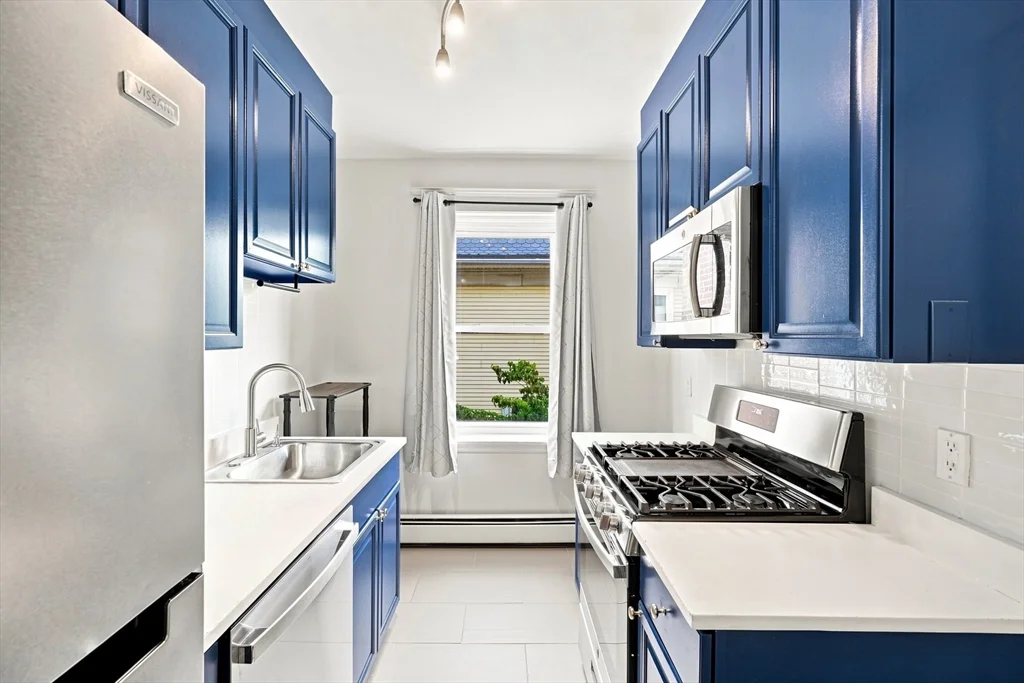 2 bed, 1 bath apartment for rent at 23 Breed St Unit 5, Lynn — photo 5 of 21