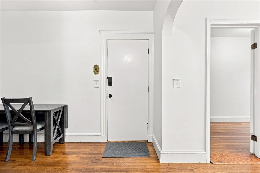 2 bed, 1 bath apartment for rent at 23 Breed St Unit 5, Lynn — photo 3 of 21