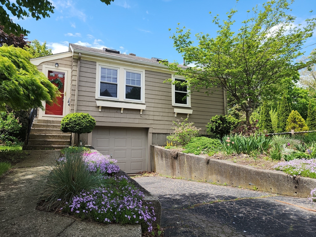 3 bed, 1 bath apartment for rent at 23 Brewster Rd, Weymouth — photo 2 of 20
