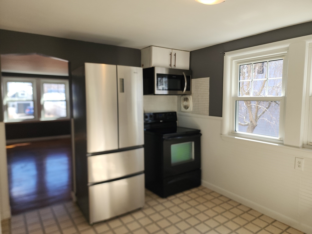 3 bed, 1 bath apartment for rent at 23 Brewster Rd, Weymouth — photo 6 of 20