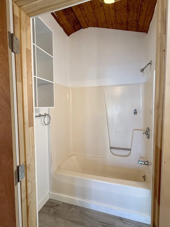 Studio bed, 1 bath apartment for rent at 23 Bridge Rd Unit 1, Salisbury — photo 11 of 20