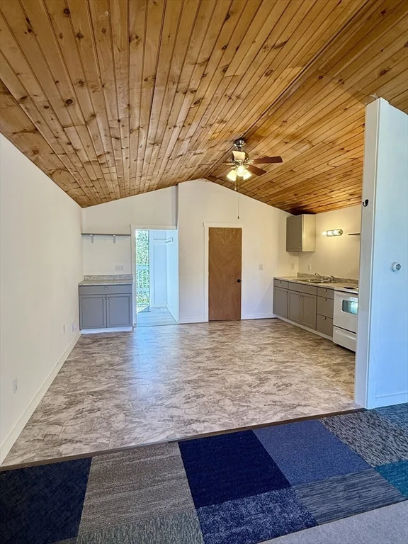 Studio bed, 1 bath apartment for rent at 23 Bridge Rd Unit 1, Salisbury — photo 7 of 20