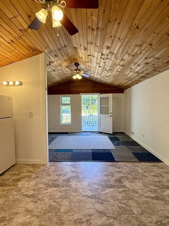 Studio bed, 1 bath apartment for rent at 23 Bridge Rd Unit 1, Salisbury — photo 6 of 20