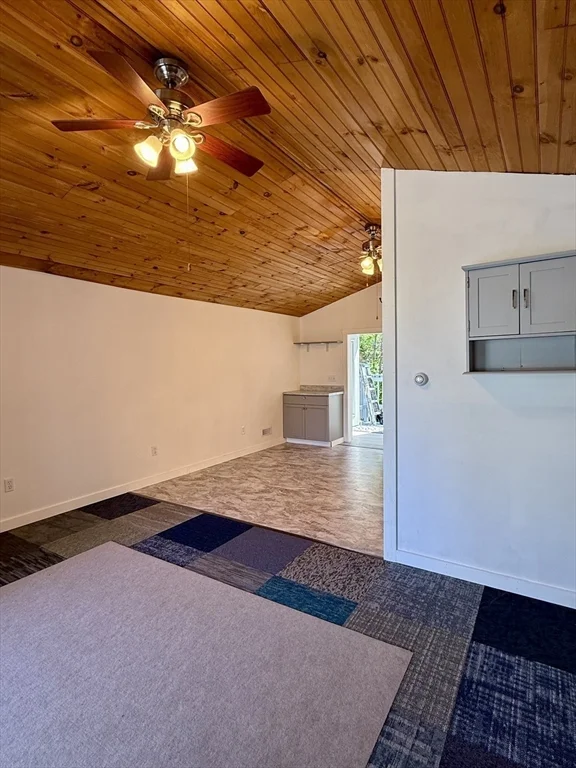 Studio bed, 1 bath apartment for rent at 23 Bridge Rd Unit 1, Salisbury — photo 3 of 20