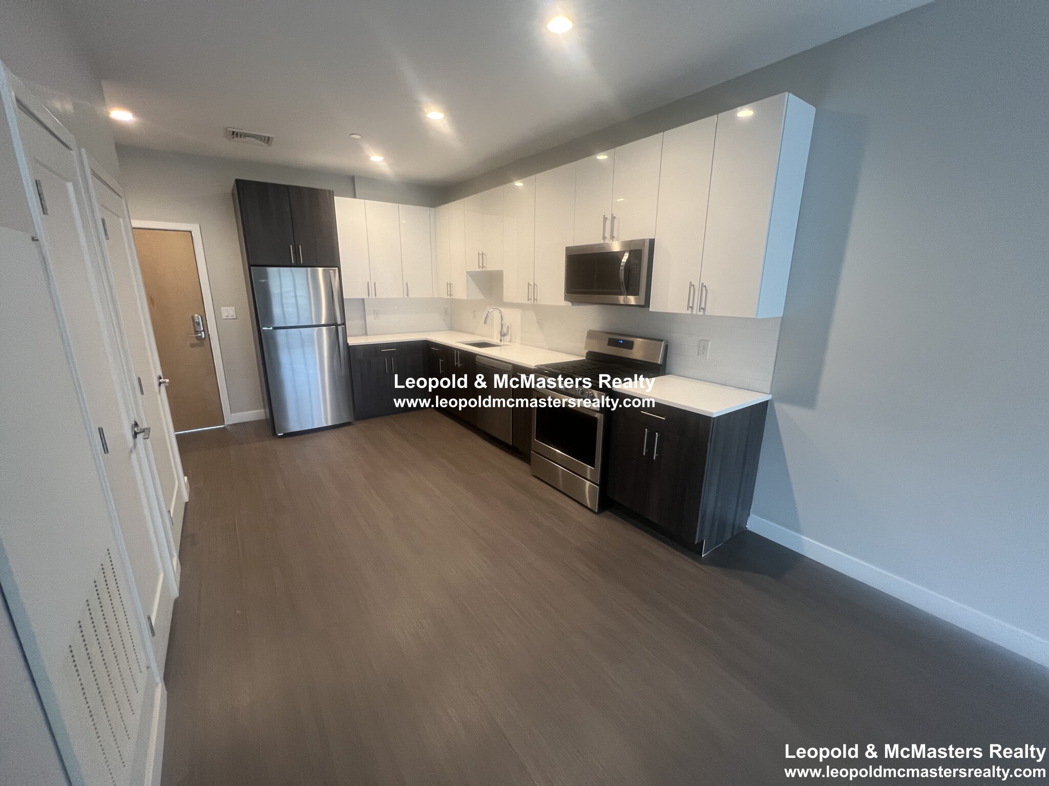 1 bed, 1 bath apartment for rent at 23 Bridge St Unit 202, Quincy