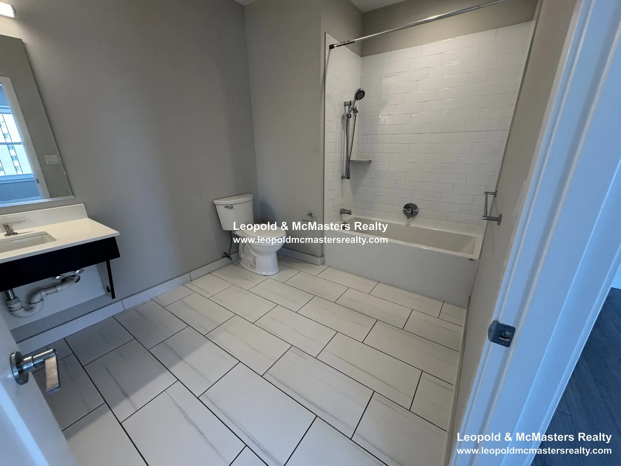 2 bed, 1 bath apartment for rent at 23 Bridge St Unit 413, Quincy — photo 7 of 27