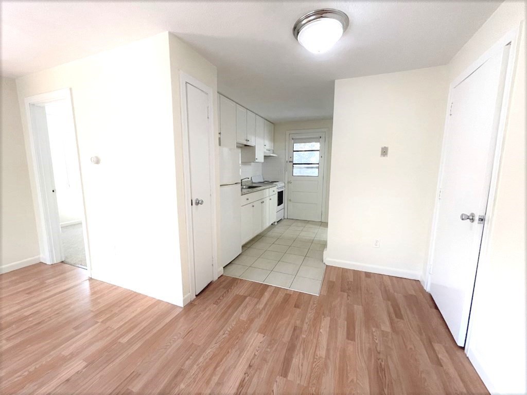 1 bed, 1 bath apartment for rent at 23 Burlington St Unit 2, Woburn — photo 4 of 9