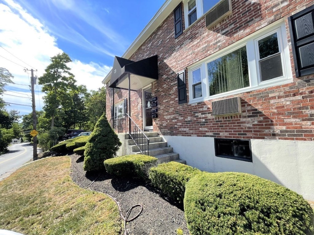 1 bed, 1 bath apartment for rent at 23 Burlington St Unit 2, Woburn — photo 8 of 9