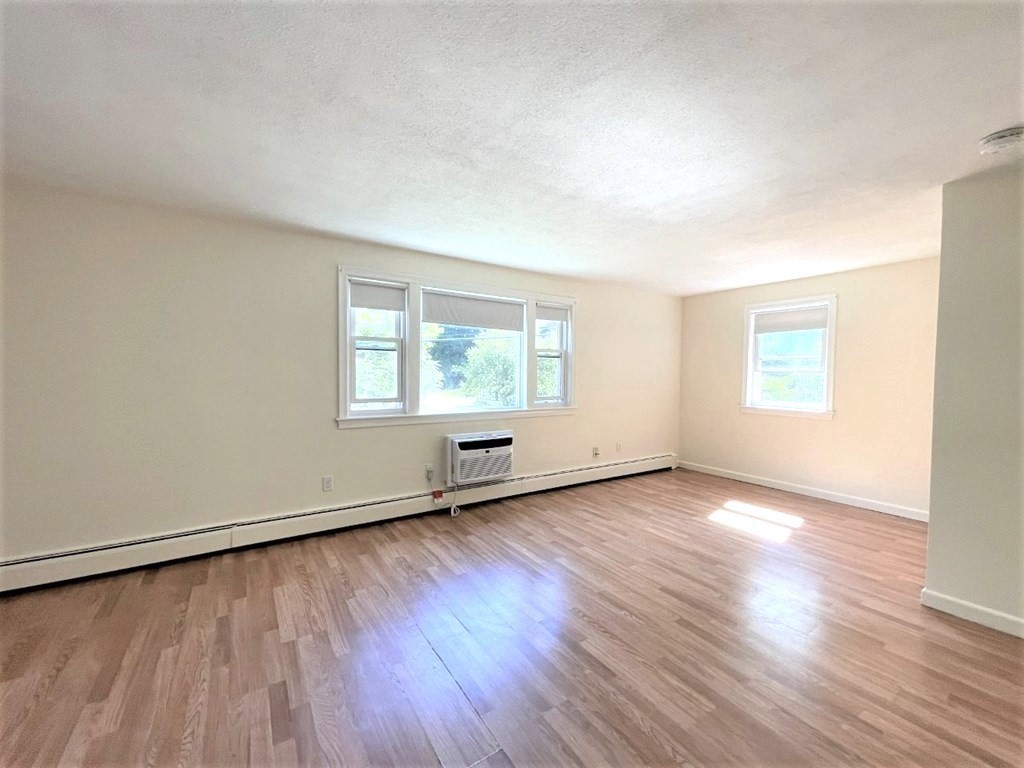 1 bed, 1 bath apartment for rent at 23 Burlington St Unit 2, Woburn — photo 3 of 9