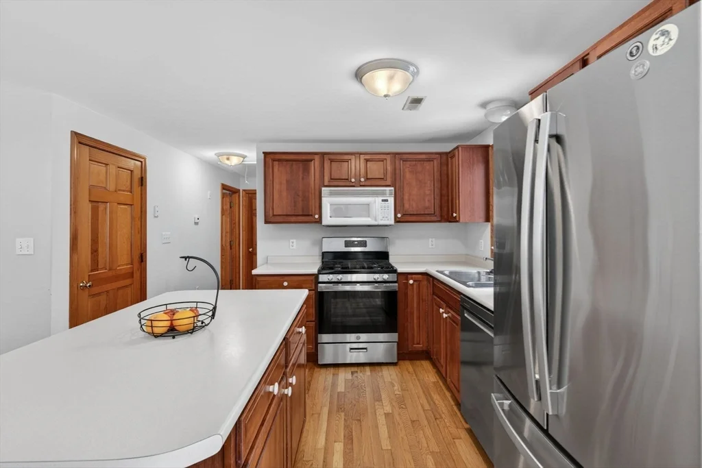 3 bed, 2 bath apartment for rent at 23 Cady St, Billerica — photo 9 of 27