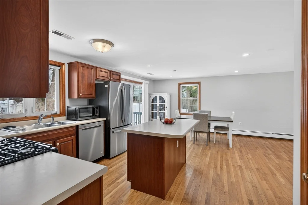 3 bed, 2 bath apartment for rent at 23 Cady St, Billerica — photo 8 of 27