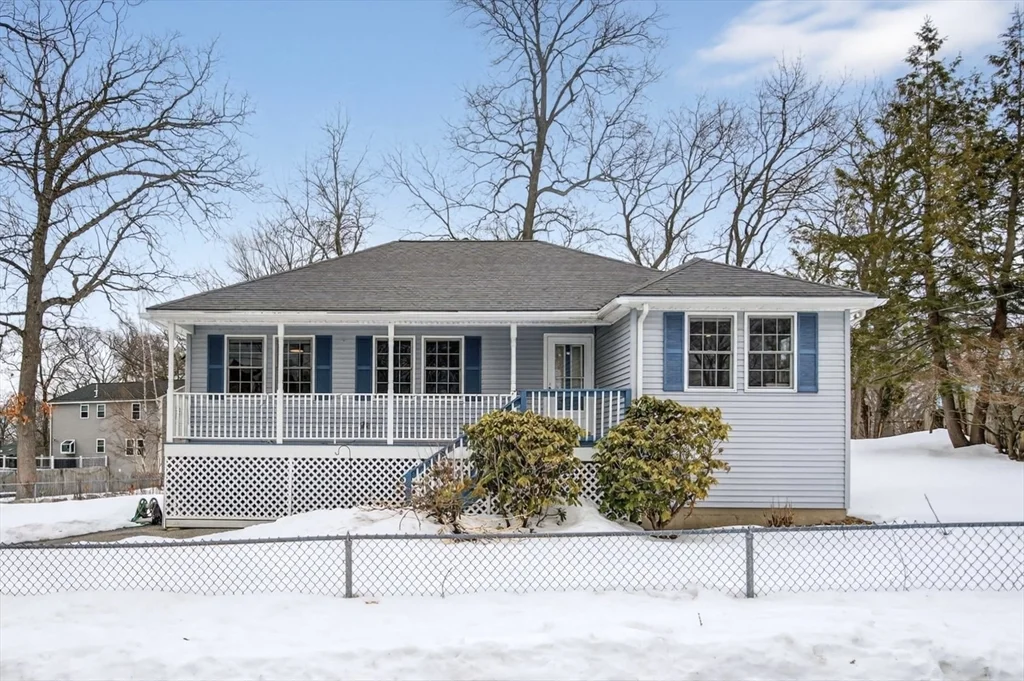 3 bed, 2 bath apartment for rent at 23 Cady St, Billerica — photo 1 of 27