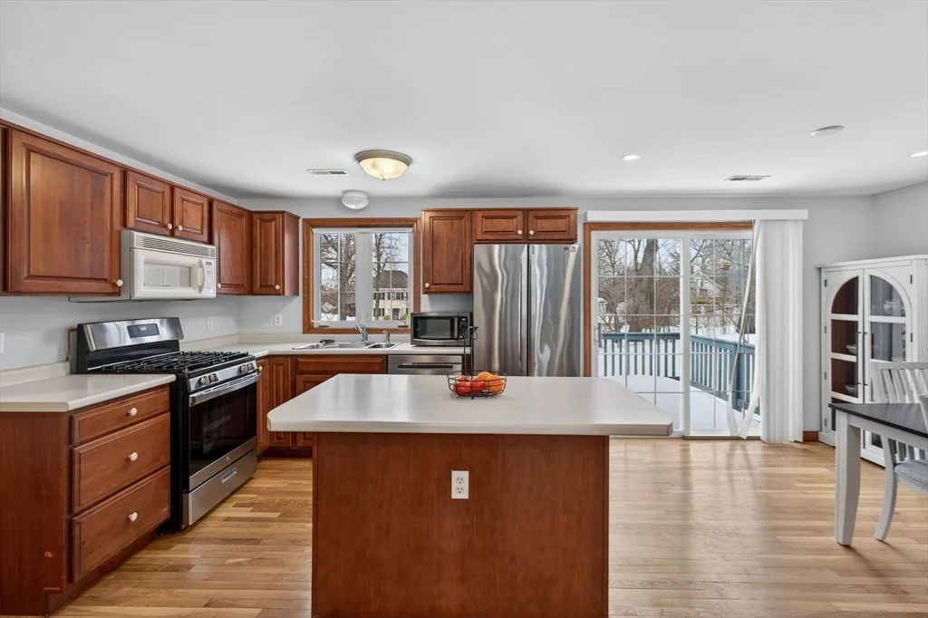 3 bed, 2 bath apartment for rent at 23 Cady St, Billerica — photo 6 of 27