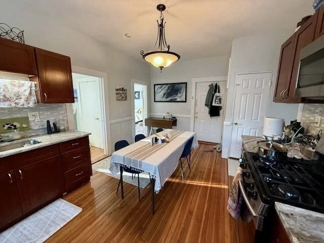 2 bed, 1 bath apartment for rent at 23 Chestnut Ave Unit 3, Jamaica Plain — photo 3 of 8