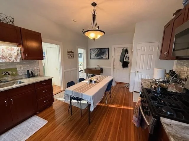 2 bed, 1 bath apartment for rent at 23 Chestnut Ave Unit 3, Jamaica Plain — photo 4 of 8