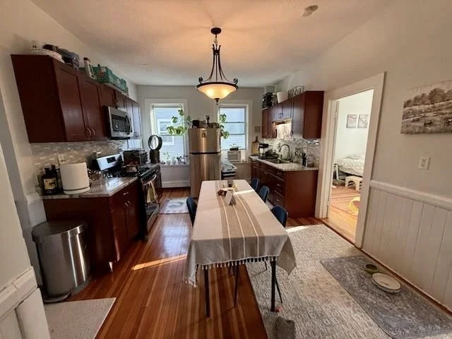 2 bed, 1 bath apartment for rent at 23 Chestnut Ave Unit 3, Jamaica Plain — photo 2 of 8