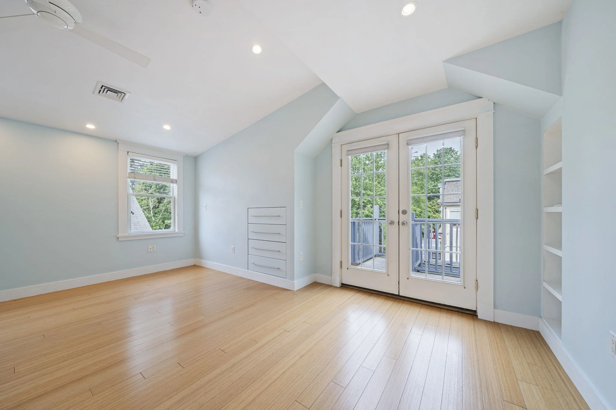 2 bed, 2 bath apartment for rent at 23 Cheverus Rd Unit 3, Dorchester — photo 16 of 27
