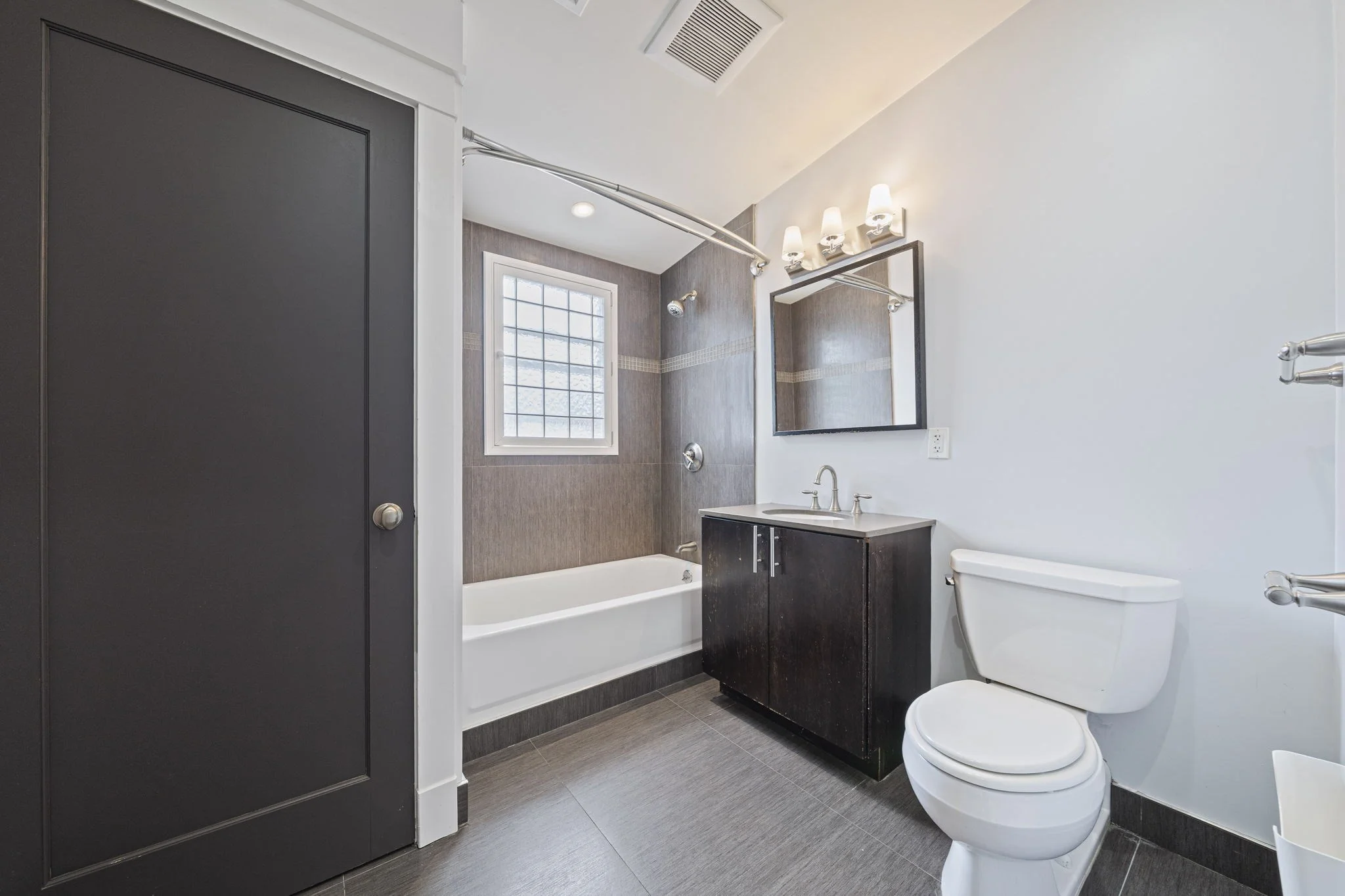 2 bed, 2 bath apartment for rent at 23 Cheverus Rd Unit 3, Dorchester — photo 15 of 27