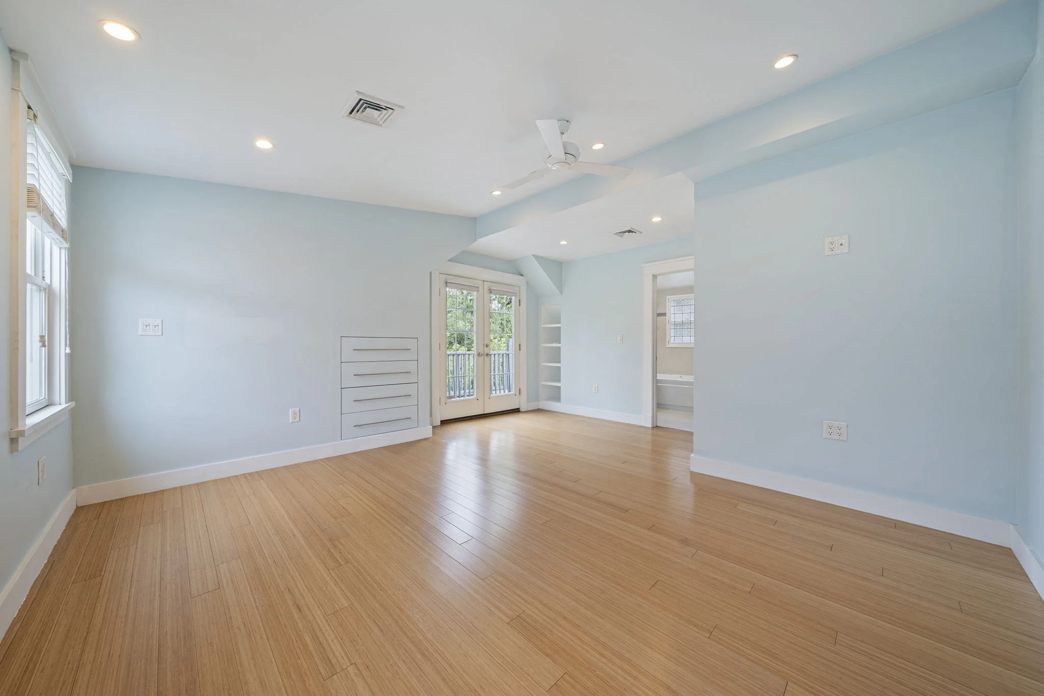 2 bed, 2 bath apartment for rent at 23 Cheverus Rd Unit 3, Dorchester — photo 19 of 27