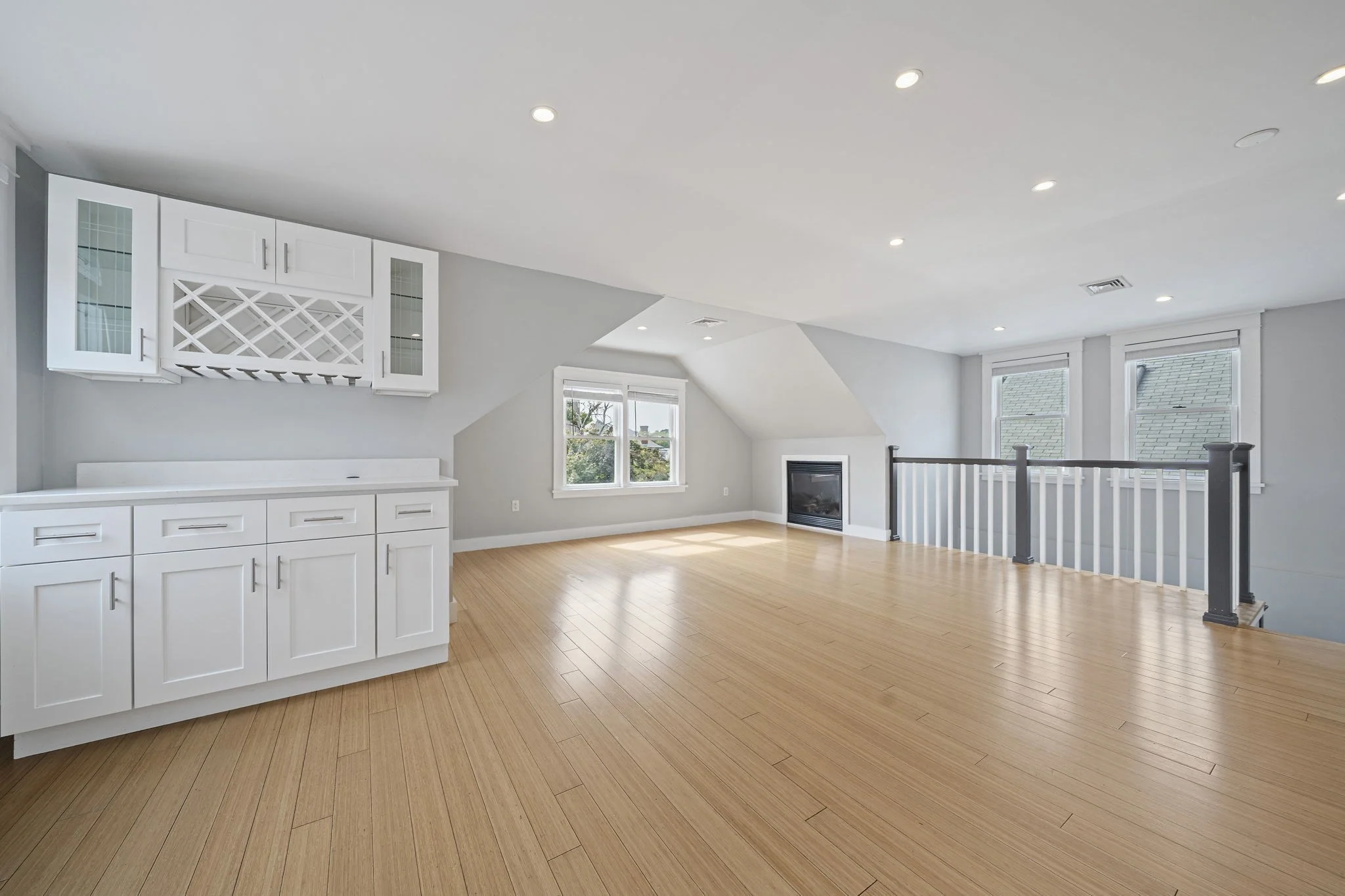2 bed, 2 bath apartment for rent at 23 Cheverus Rd Unit 3, Dorchester — photo 8 of 27