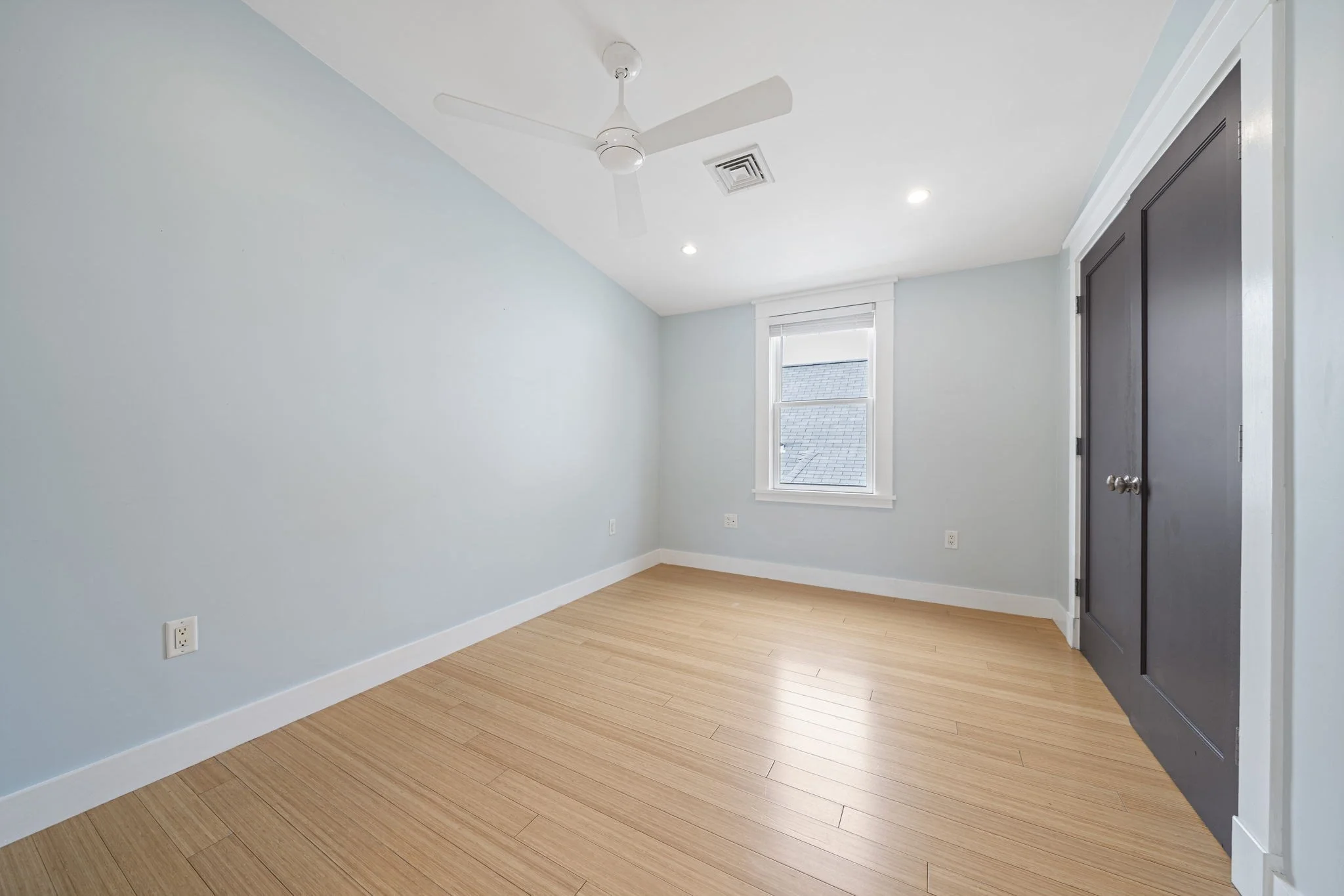 2 bed, 2 bath apartment for rent at 23 Cheverus Rd Unit 3, Dorchester — photo 12 of 27