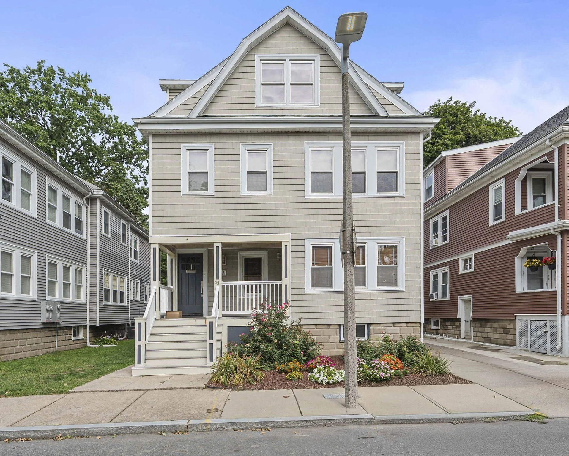 2 bed, 2 bath apartment for rent at 23 Cheverus Rd Unit 3, Dorchester