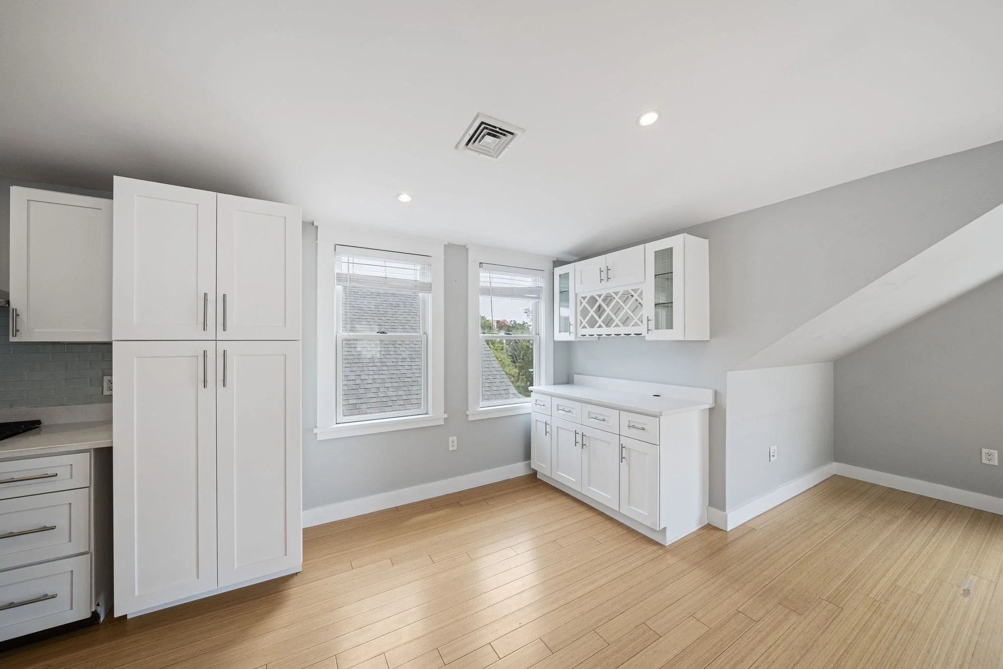 2 bed, 2 bath apartment for rent at 23 Cheverus Rd Unit 3, Dorchester — photo 7 of 27