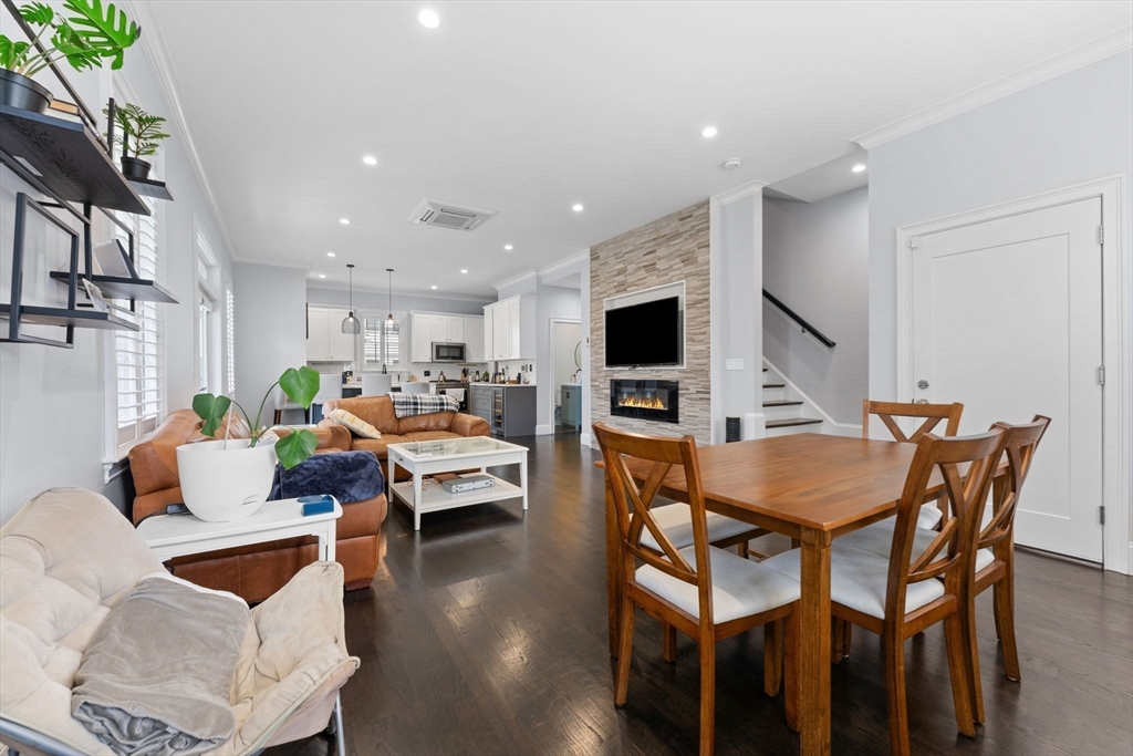 3 bed, 2 bath apartment for rent at 23 Chickatawbut St Unit 1, Dorchester — photo 4 of 20