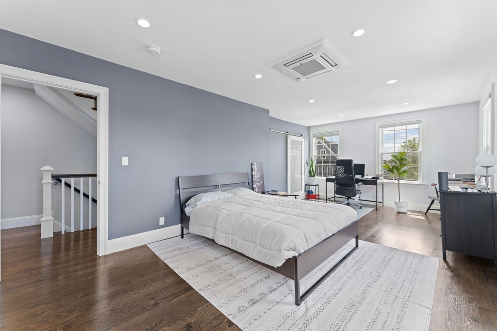 3 bed, 2 bath apartment for rent at 23 Chickatawbut St Unit 1, Dorchester — photo 5 of 20