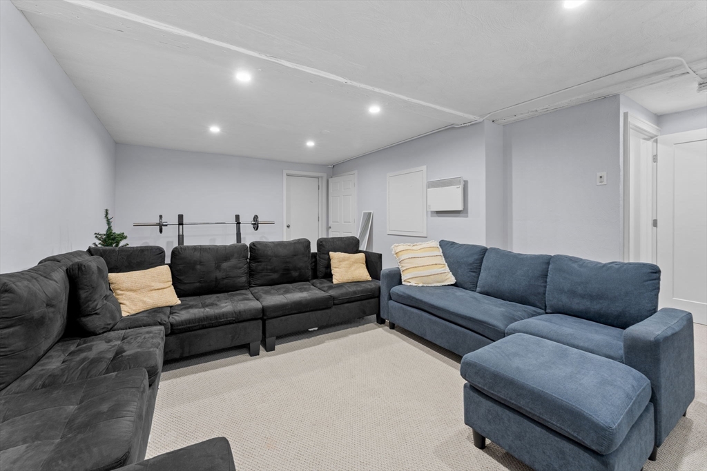 3 bed, 2 bath apartment for rent at 23 Chickatawbut St Unit 1, Dorchester — photo 13 of 20