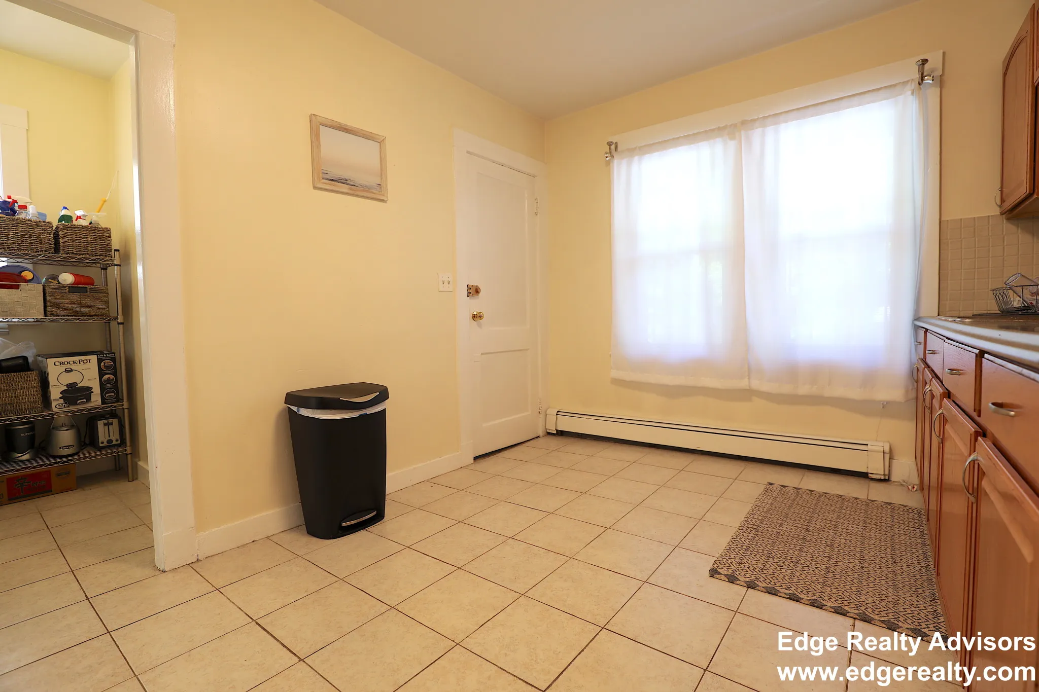 3 bed, 1 bath apartment for rent at 23 Claymoss Rd Unit 1, Brighton — photo 4 of 13