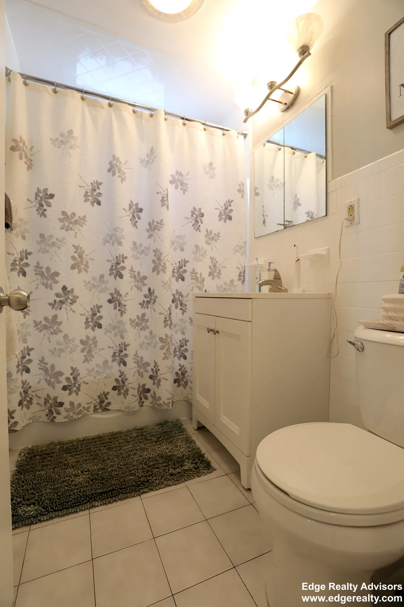 3 bed, 1 bath apartment for rent at 23 Claymoss Rd Unit 1, Brighton — photo 8 of 13