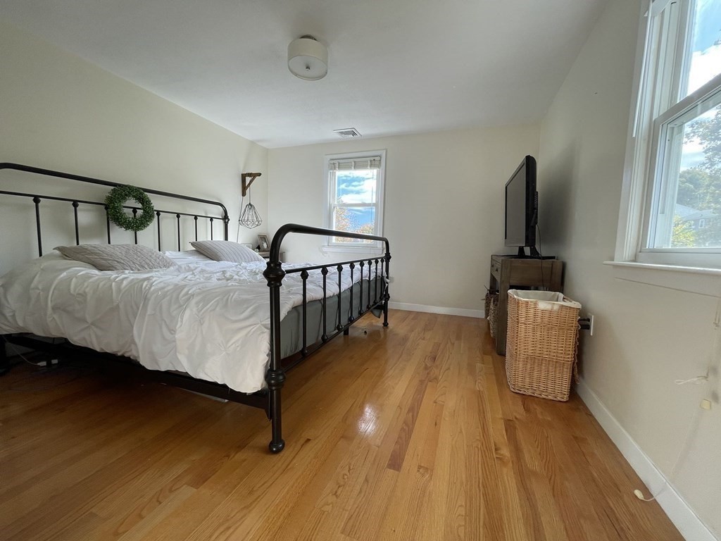 6 bed, 2 bath apartment for rent at 23 Clyde Ter, Arlington — photo 10 of 23