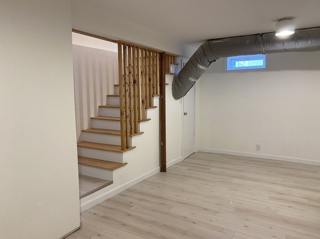 6 bed, 2 bath apartment for rent at 23 Clyde Ter, Arlington — photo 15 of 23