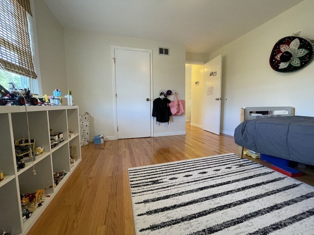 6 bed, 2 bath apartment for rent at 23 Clyde Ter, Arlington — photo 14 of 23