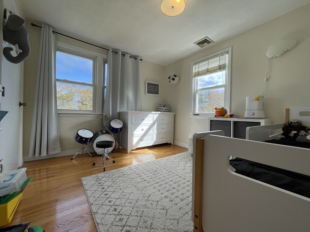 6 bed, 2 bath apartment for rent at 23 Clyde Ter, Arlington — photo 13 of 23